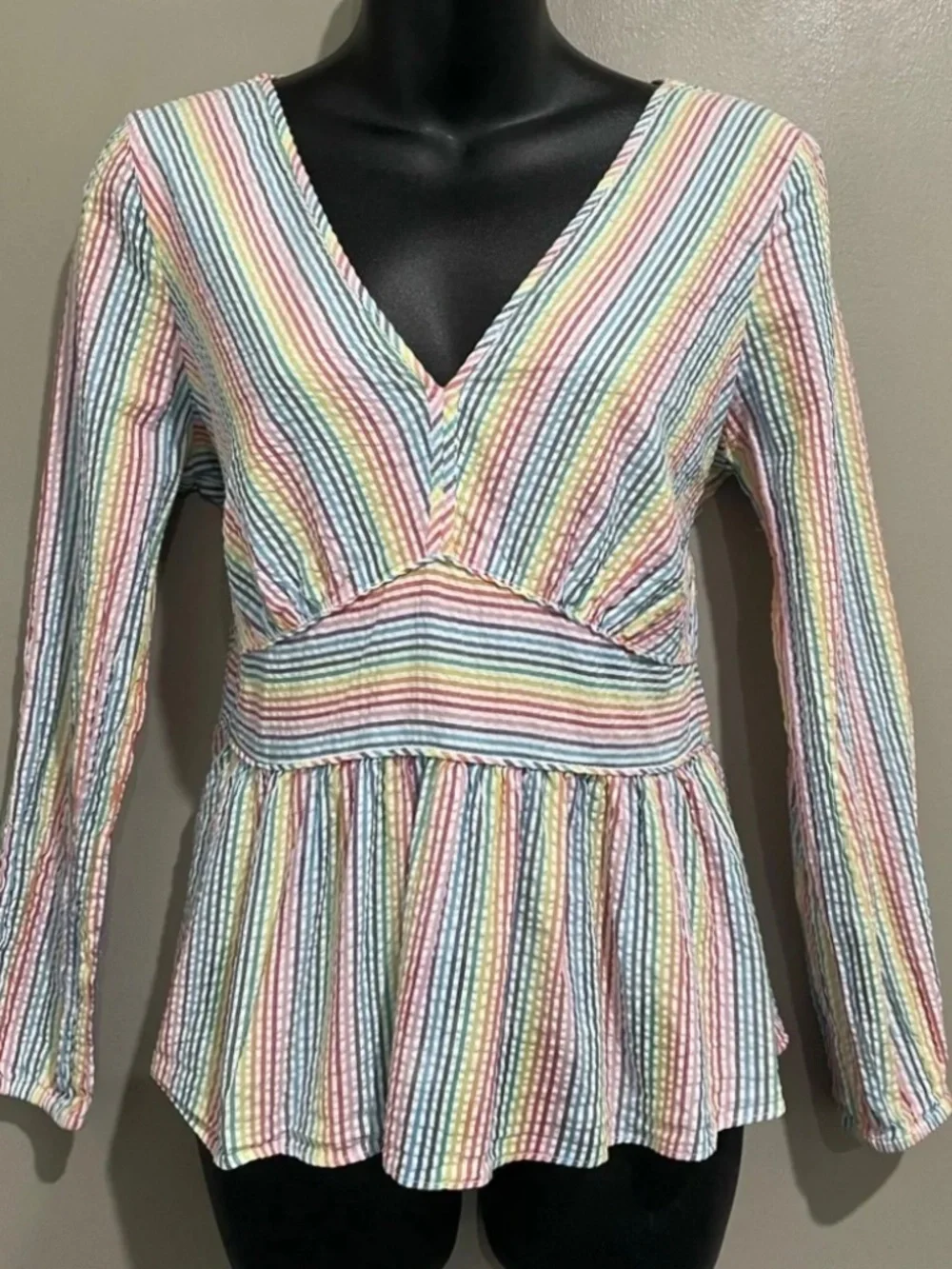J. Crew V-Neck Peplum Cotton Top Rainbow Seersucker Stripes #AM647 Size 4/6 NWOT